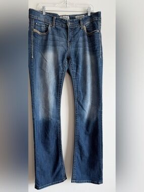 Daytrip Virgo Bootcut Jeans 31L Embroidered Flap Pocket